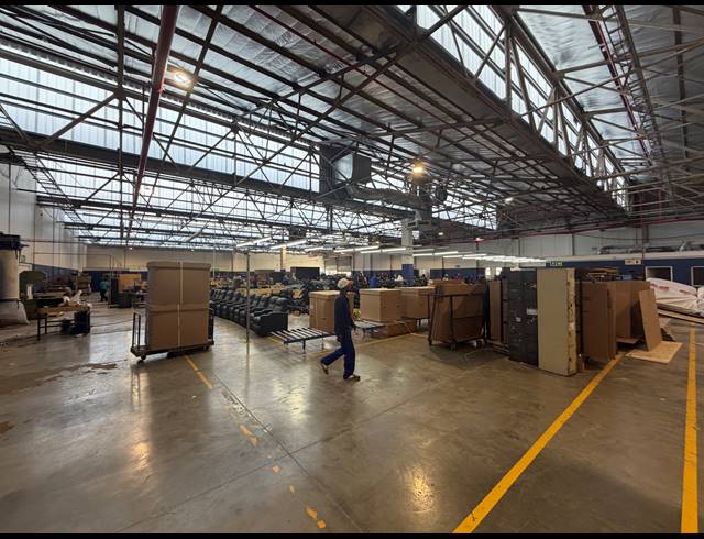 2,084M² WAREHOUSE TO LET IN BLACKHEATH INDUSTRIAL